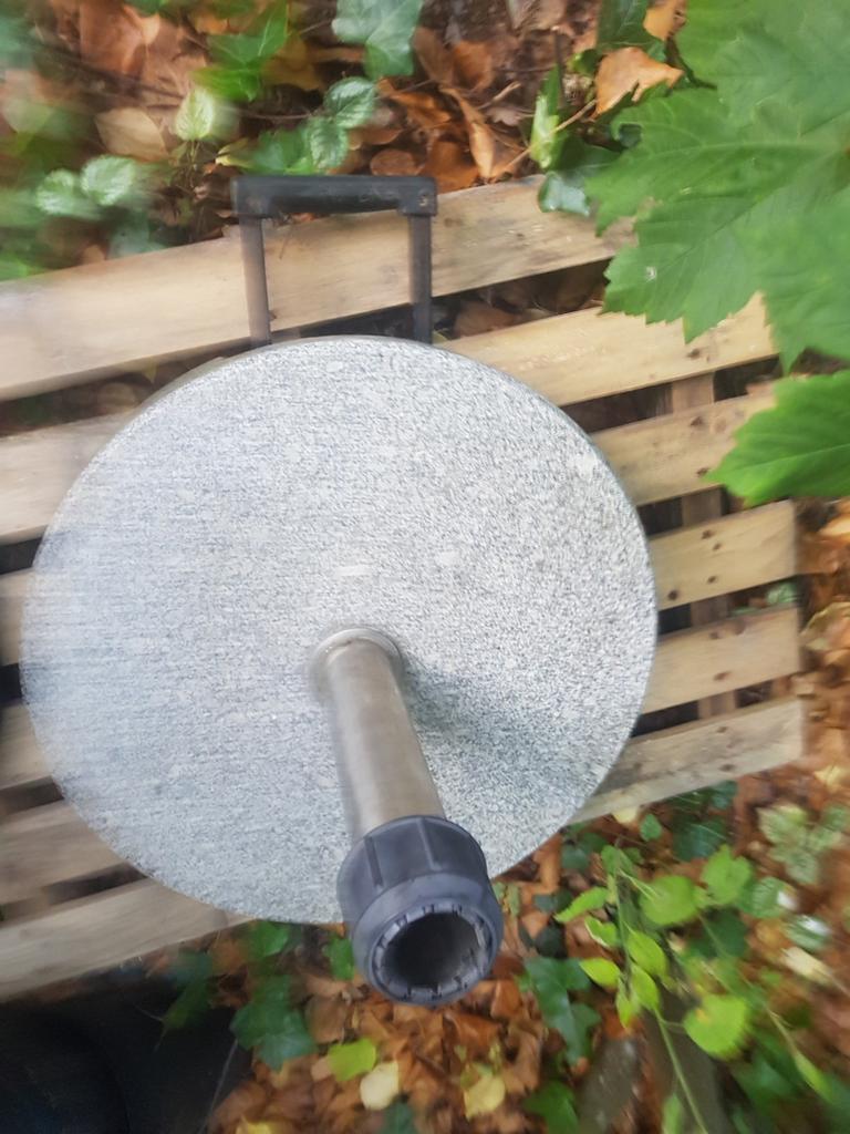 Parrasolvoet gietijzer bloempot, Ophalen of Verzenden, Minder dan 1 meter, Parasolvoet