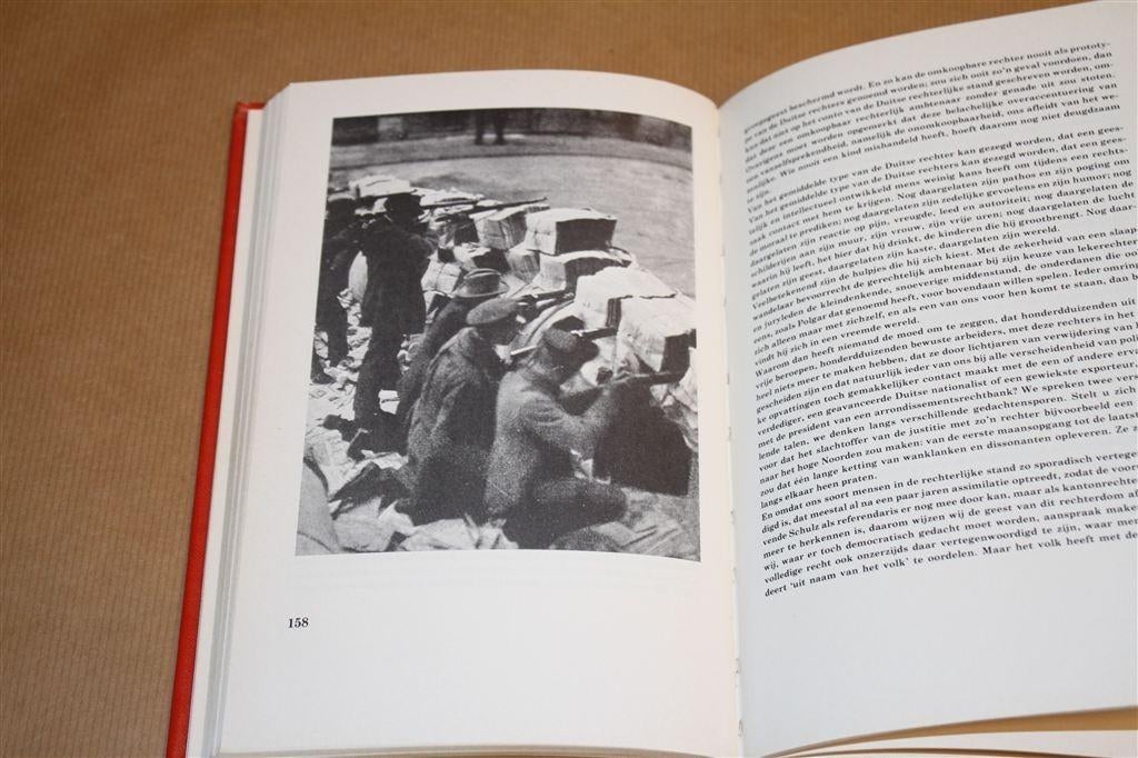 Deutschland, Deutschland über alles. Een satire. Tucholsky., Ophalen of Verzenden, Gelezen, Europa