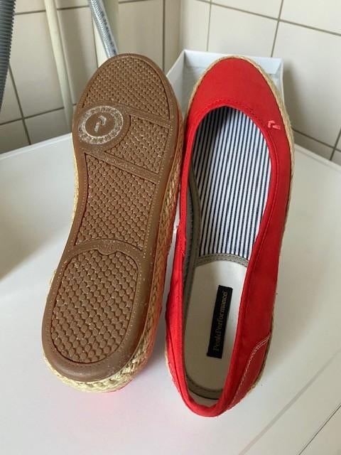 NIEUW: ballerina's PEAK PERFORMANCE / 40 / NP € 75,-, Kleding | Dames, Schoenen, Nieuw, Peak Performance, Rood, Ballerina's