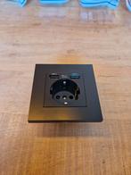 Nieuwe stopcontacten met fastcharge usb-poorten, Doe-het-zelf en Verbouw, Elektra en Kabels, Ophalen of Verzenden, Nieuw, Stopcontact