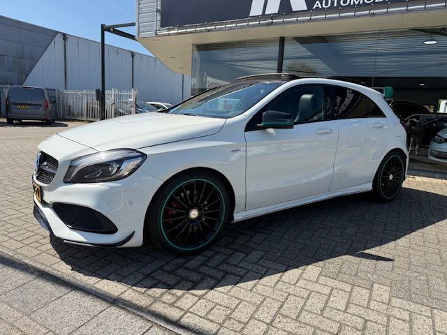Mercedes-Benz A-klasse 250 MOTORSPORT PETRONAS, Auto's, Voorwielaandrijving, Gebruikt, 4 cilinders, Wit