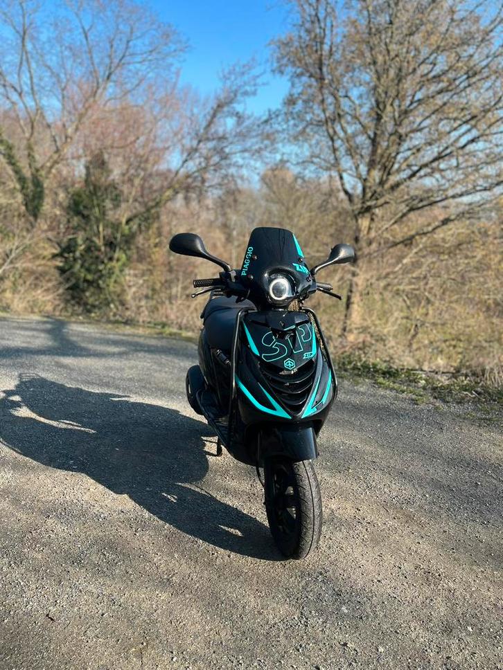 zip 4t 80cc, Fietsen en Brommers, Scooters | Piaggio, Zo goed als nieuw, Zip, Benzine, Ophalen