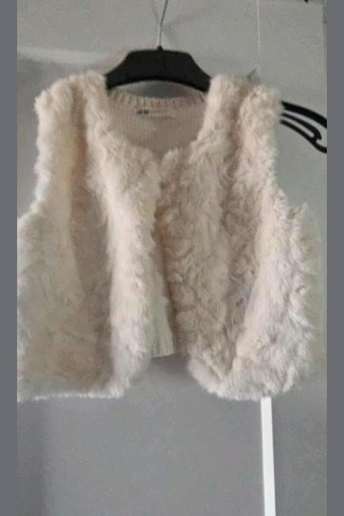 Beige mooi vestje Maat 98, Kinderen en Baby's, Kinderkleding | Maat 98, Ophalen of Verzenden, Zo goed als nieuw, Meisje, Trui of Vest