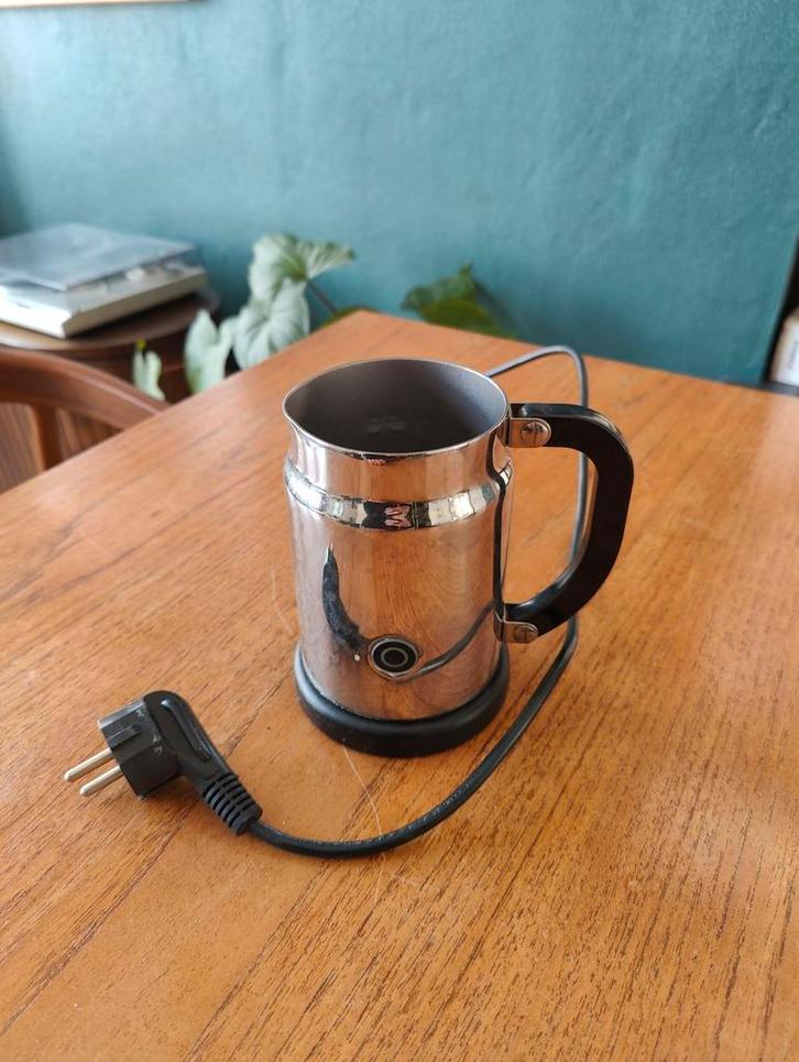 Nespresso Melkopschuimer - Perfect Melkschuim, Witgoed en Apparatuur, Melkopschuimers, Zo goed als nieuw, Elektrische melkopschuimer