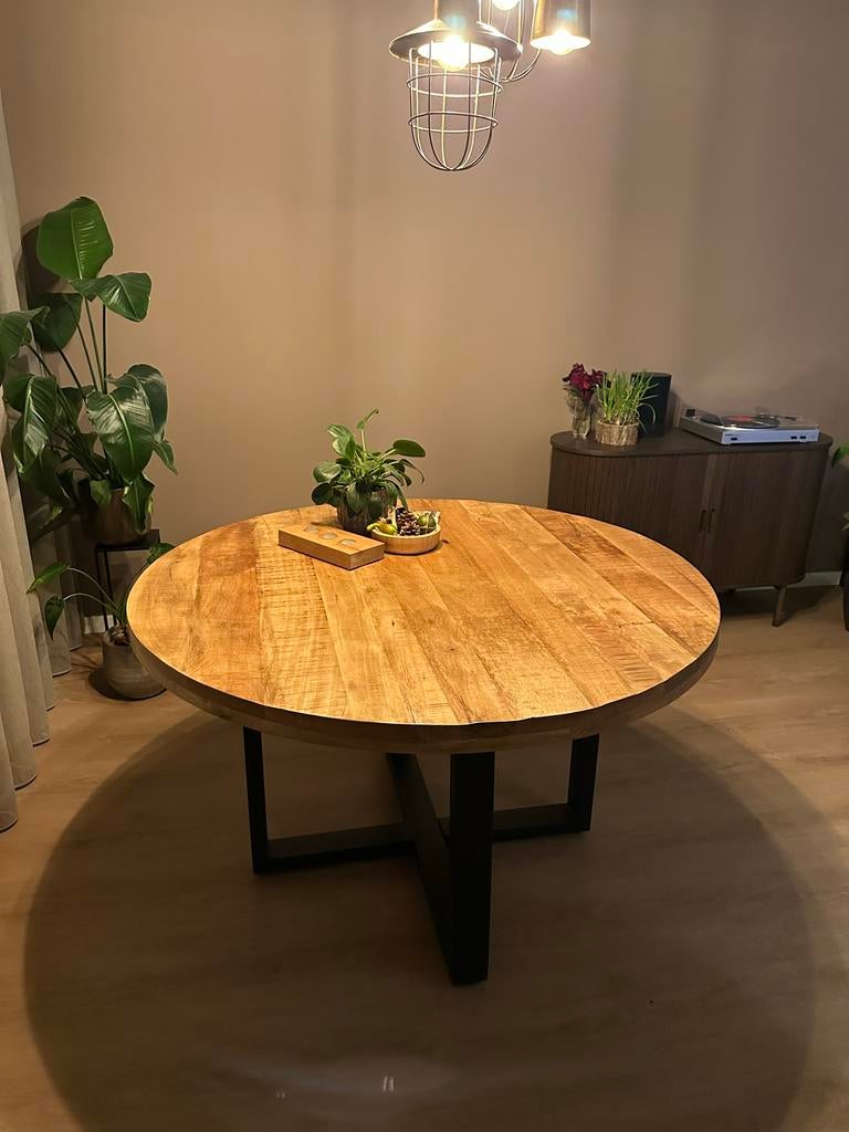 Ronde eettafel mangohout met metalen onderstel, Huis en Inrichting, Tafels | Eettafels, 100 tot 150 cm, Rond, Ophalen of Verzenden