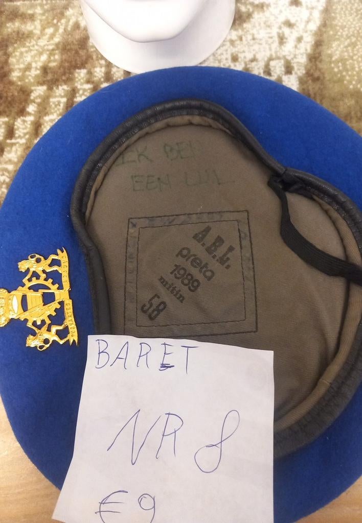 baretten Belgisch leger,
(zoekertje NR1), Ophalen of Verzenden, Landmacht, Nederland, Overige typen