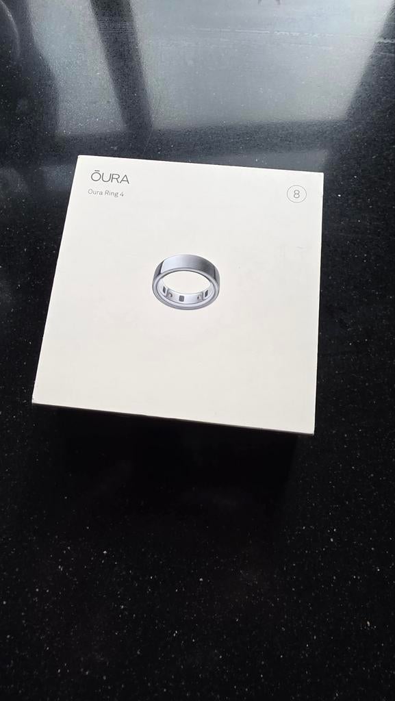 Oura Ring 4 Silver - Nieuw in gesloten verpakking (maat 8), Sieraden, Tassen en Uiterlijk, Activity trackers, Oura, Nieuw, Ophalen of Verzenden