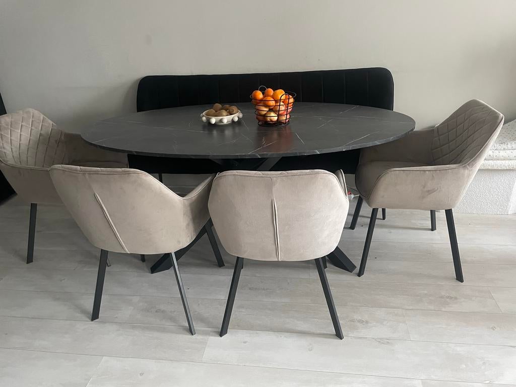 Ikea Eettafel set: Ovaal Marmer Zwart Tafel, Bank & 4 Stoele, Ophalen, Zo goed als nieuw, 4 tot 6 stoelen