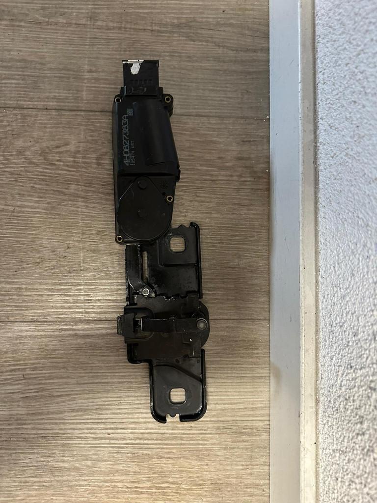 Audi A6 A7 A8 achtterklep slot 4H0827383A