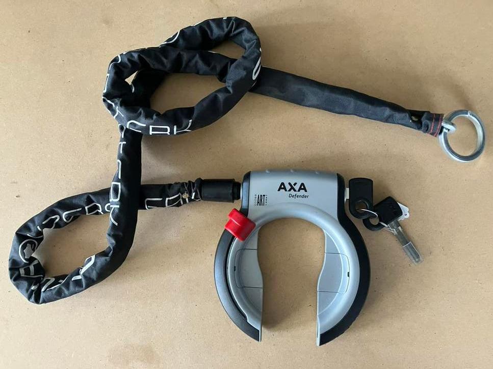 Axa defender grijs nieuw met insteekketting, Fietsen en Brommers, Fietsen | Heren | Herenfietsen, Ophalen of Verzenden, Nieuw