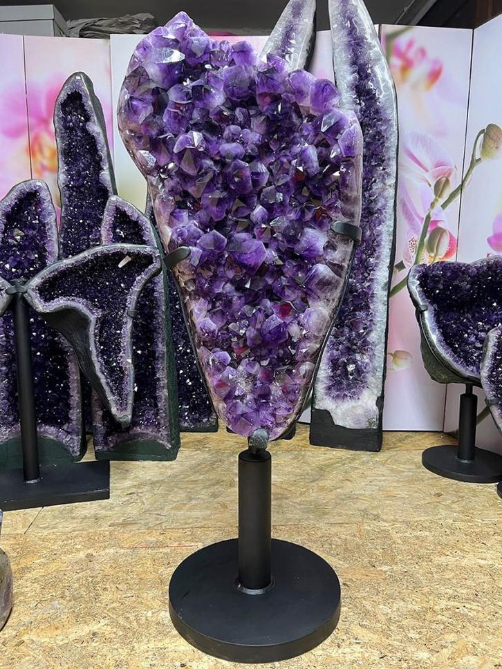 Amethist cluster (104) hoogste kwaliteit, diep paarse kleur., Verzamelen, Mineralen en Fossielen, Mineraal, Ophalen of Verzenden