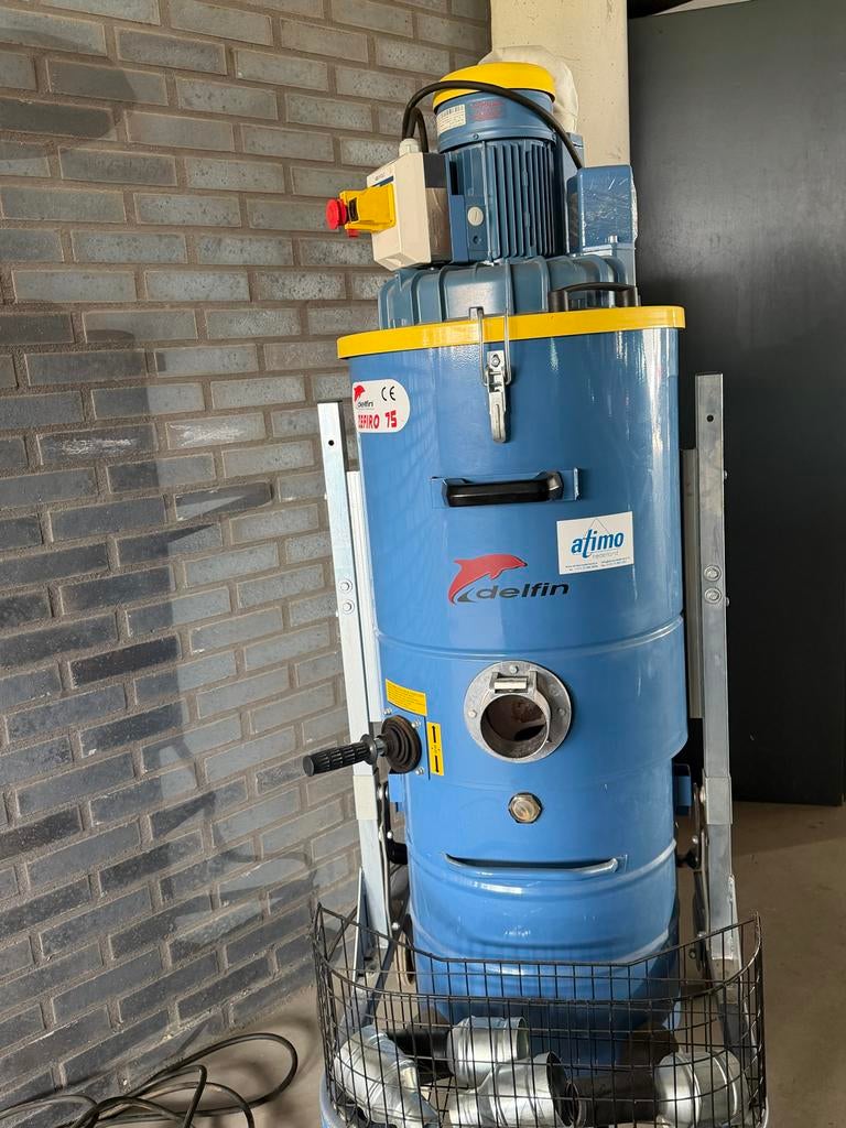 Delfin Zefiro 75 Industriële 3-fase Stofzuiger z.g.a.n., Ophalen, Stofzuiger, Zo goed als nieuw, 2000 watt of meer