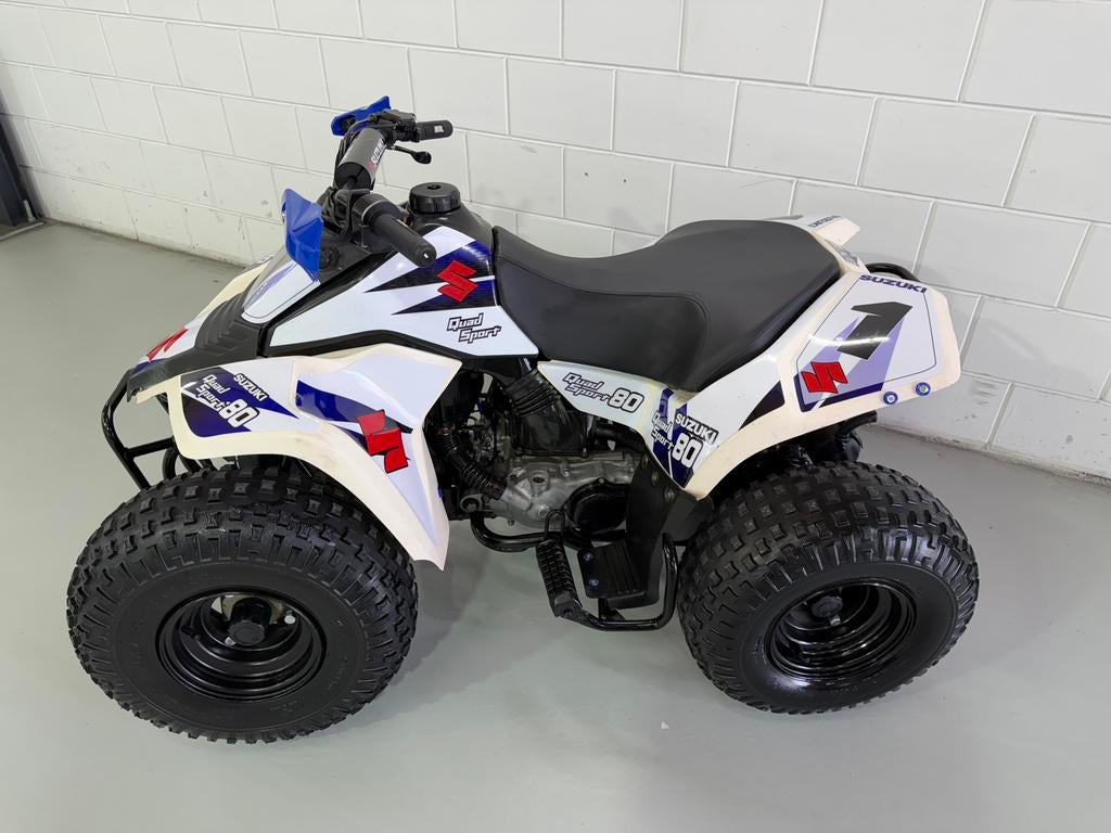 Zeer mooie dikke suzuki LT80