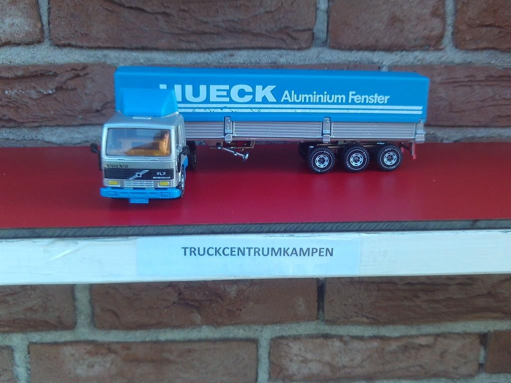 Siku  Volvo  FL7  van  Hueck  Aluminium  Fenster., Hobby en Vrije tijd, Modelauto's | 1:50, Ophalen of Verzenden, Nieuw, Bus of Vrachtwagen