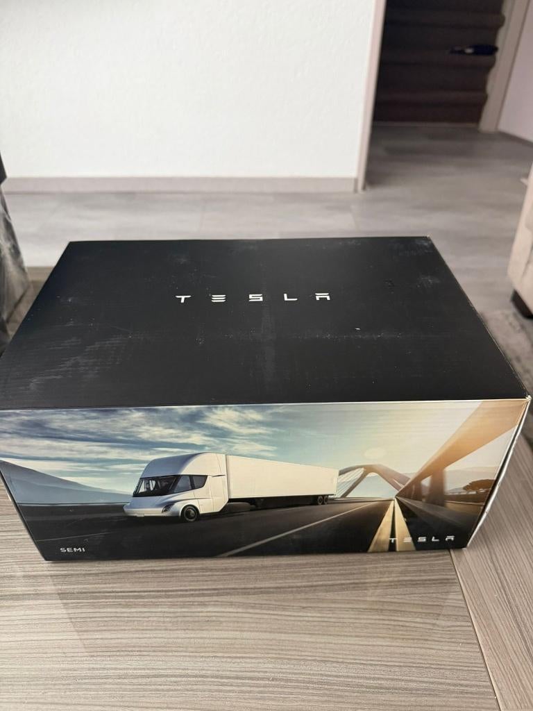 Tesla Collectie - unieke items & schaalmodellen, Ophalen