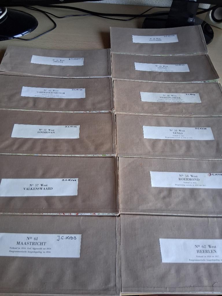 Stafkaarten in kleur 10 stuks papier op linnen uit 1964, Boeken, Atlassen en Landkaarten, Departement defensie, Landkaart, 1800 tot 2000