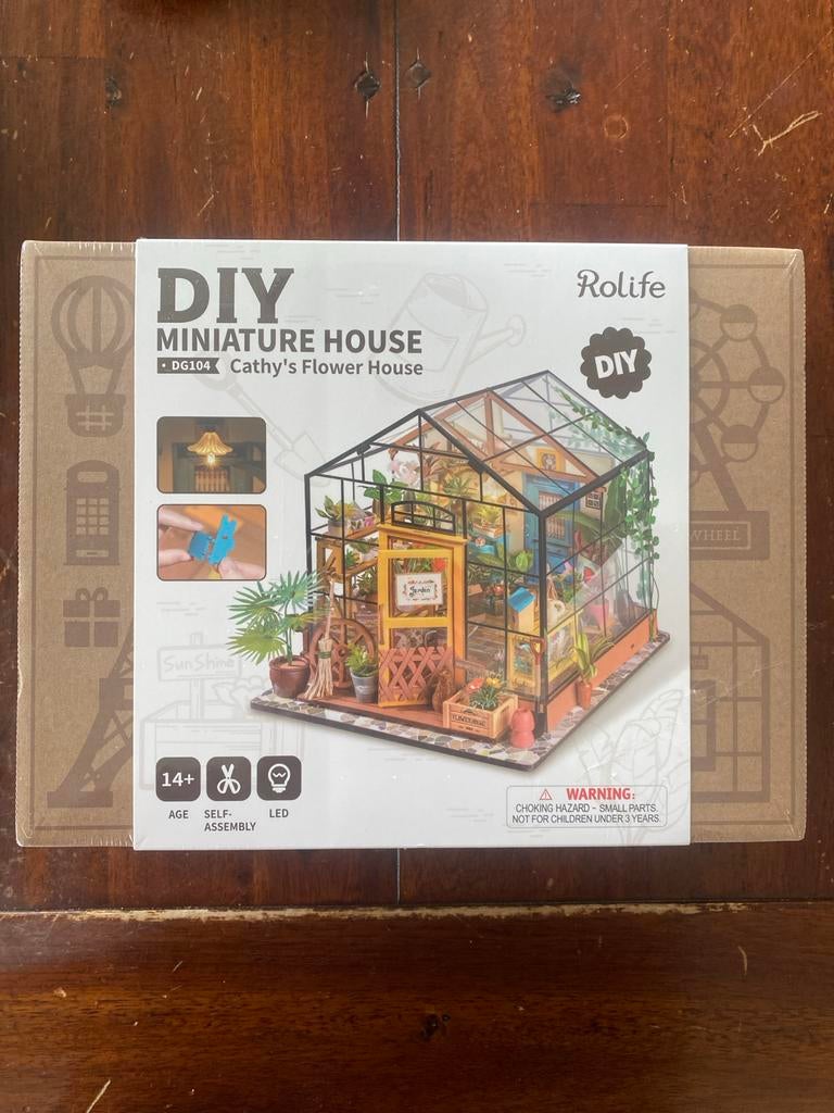 DIY Miniatuurhuis Cathy's Flower House, Ophalen of Verzenden, Nieuw, 1:50 tot 1:144
