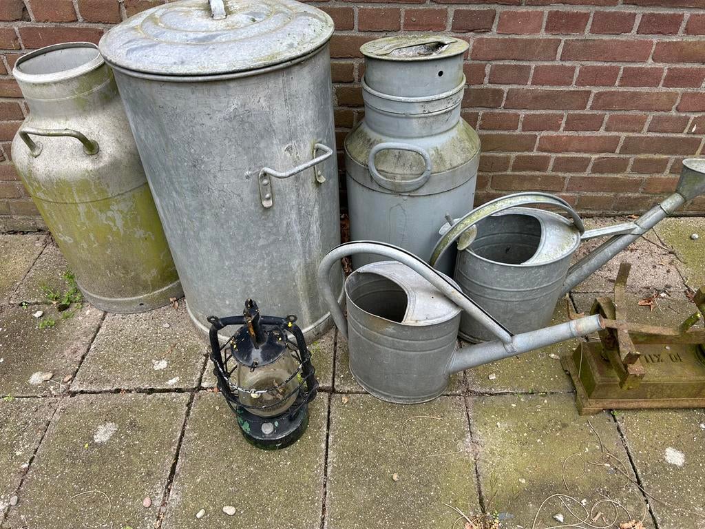Tuin decoratie, gieter, melkkan, vuilnisemmer., Ophalen of Verzenden, Zo goed als nieuw, Kunststof