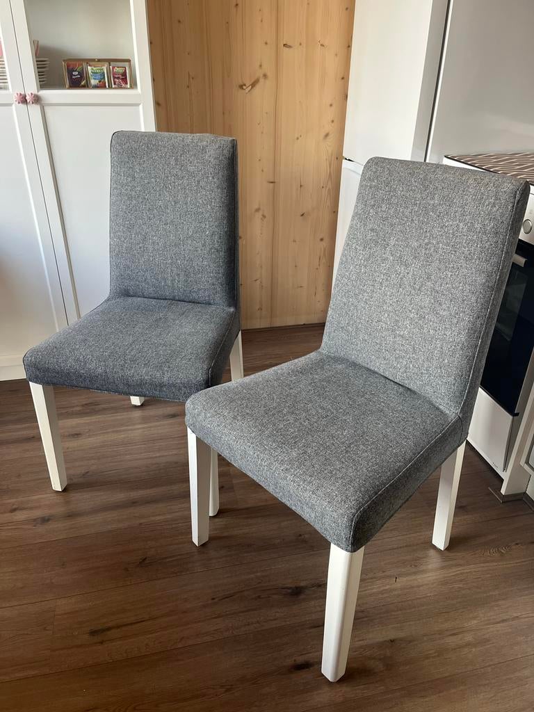 Twee IKEA Bergmund stoelen middengrijs, Ophalen, Gebruikt, Twee, Stof