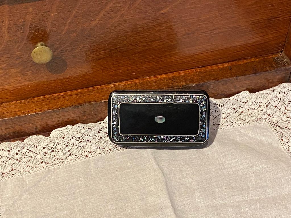 Victoriaanse snuff box/ snuifdoos met parelmoer *Nous deux*, Ophalen of Verzenden