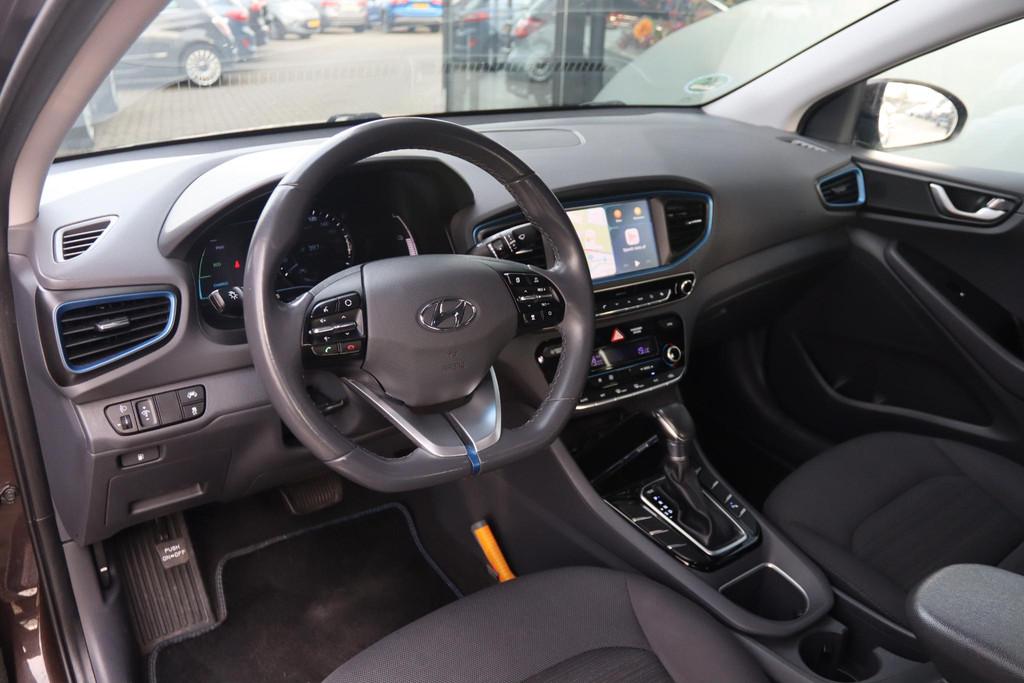 HYUNDAI IONIQ 1.6 GDi COMFORT AUT. | CARPLAY | ACC | CAMERA, Auto's, Hyundai, 1345 kg, Stof, Gebruikt, Euro 6