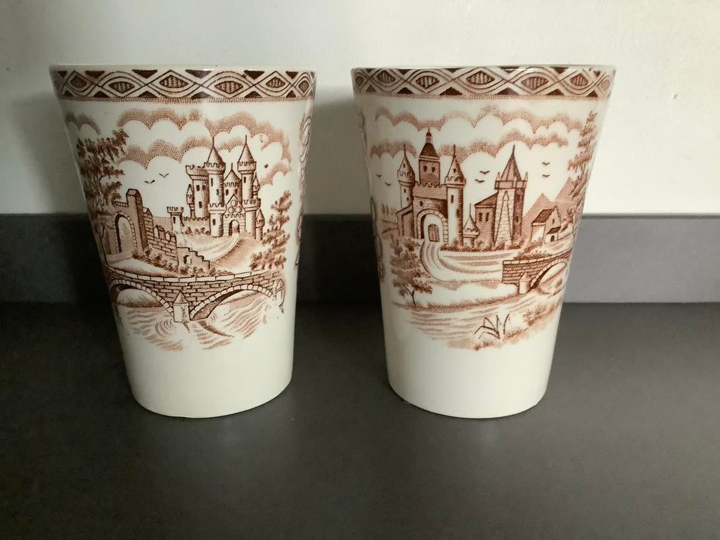 2 antieke melkbekers Petrus Regout & Co Britisch Castles, Antiek en Kunst, Antiek | Servies los, Ophalen of Verzenden