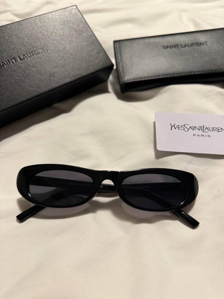 zonnebril yves saint laurent zwart, Sieraden, Tassen en Uiterlijk, Zonnebrillen en Brillen | Dames, Overige merken, Zonnebril