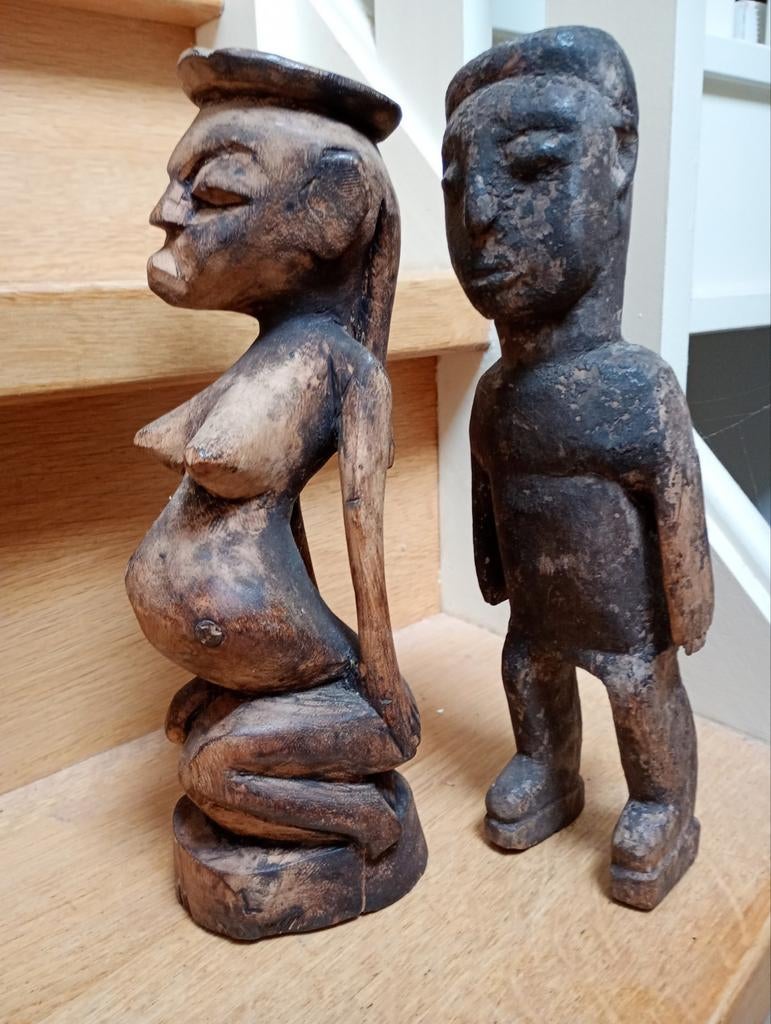 Twee handgesneden Afrikaanse houten beelden, Ophalen, Handgemaakt, 20 - 50 cm, Beeld