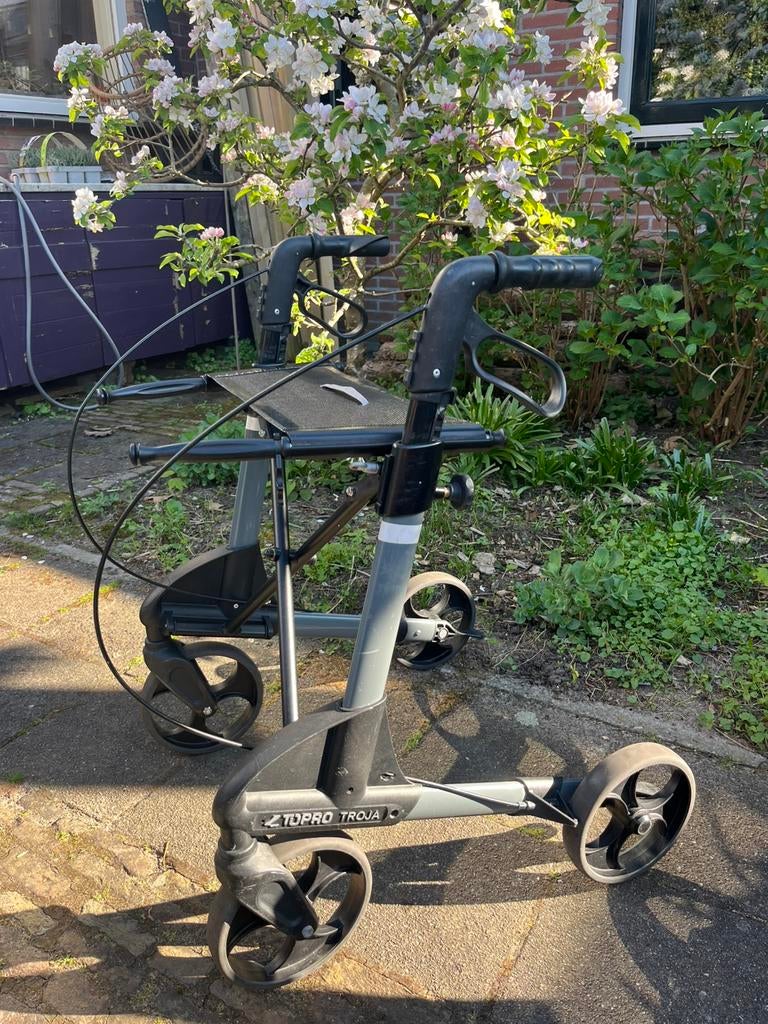 Topro troja rollator lichtgewicht maat M, Diversen, Rollators, Zo goed als nieuw, Lichtgewicht, Opvouwbaar, Ophalen
