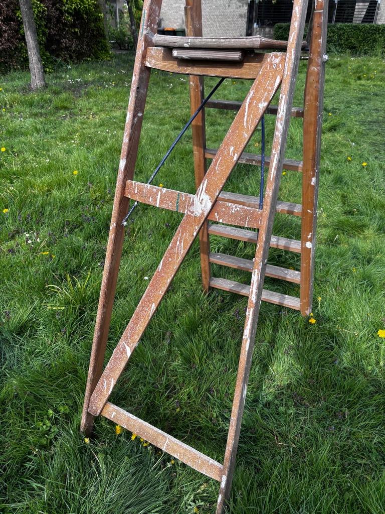 Vintage schilders trap in goede staat, Doe-het-zelf en Verbouw, Ladders en Trappen, Ophalen, Gebruikt, Trap, Opvouwbaar of Inschuifbaar
