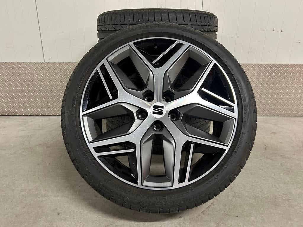 SEAT Ateca FR 19 inch 5x112 Bridgestone Potenza zomer, Auto-onderdelen, Banden en Velgen, SEAT, Gebruikt, Banden en Velgen, 235 mm