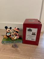 Disney Traditions Jim Shore Mickey & Minnie Pasen, Verzamelen, Ophalen of Verzenden, Mickey Mouse, Zo goed als nieuw, Beeldje of Figuurtje