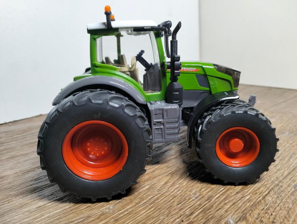 Te koop Siku Fendt 726 Vario Dubbellucht ingeruild., Ophalen of Verzenden, Zo goed als nieuw, Tractor of Landbouw, SIKU