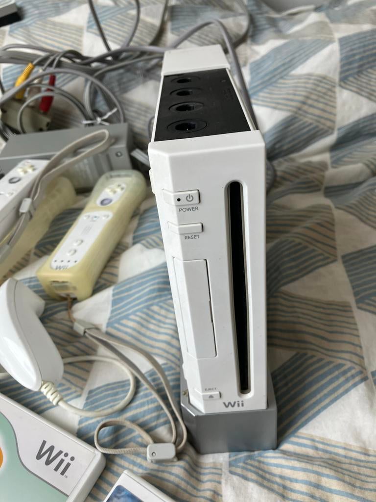 Wii Console als pakket te koop of losse artikelen in overleg, Ophalen, Gebruikt, Met 2 controllers, Met games