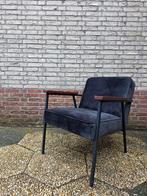 Comfortabele fauteuil - donkergrijs met houten armleuningen, Huis en Inrichting, Fauteuils, Ophalen, Gebruikt, 75 tot 100 cm, Stof