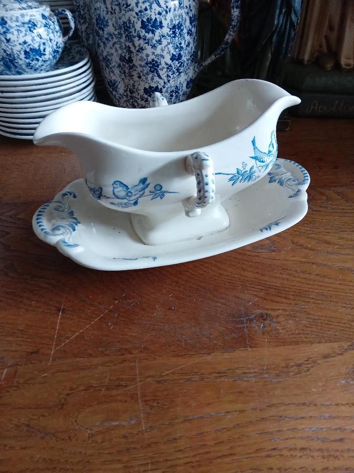 Prachtige antieke aardewerken sauskom B.F.K FAUVETTE, Antiek en Kunst, Antiek | Servies los, Ophalen of Verzenden