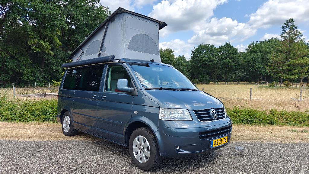 Volkswagen T5 California camper 2.5 TDI 128KW AUT 2007 Grijs, Auto's, 4 stoelen, 2500 kg, Diesel, Euro 4