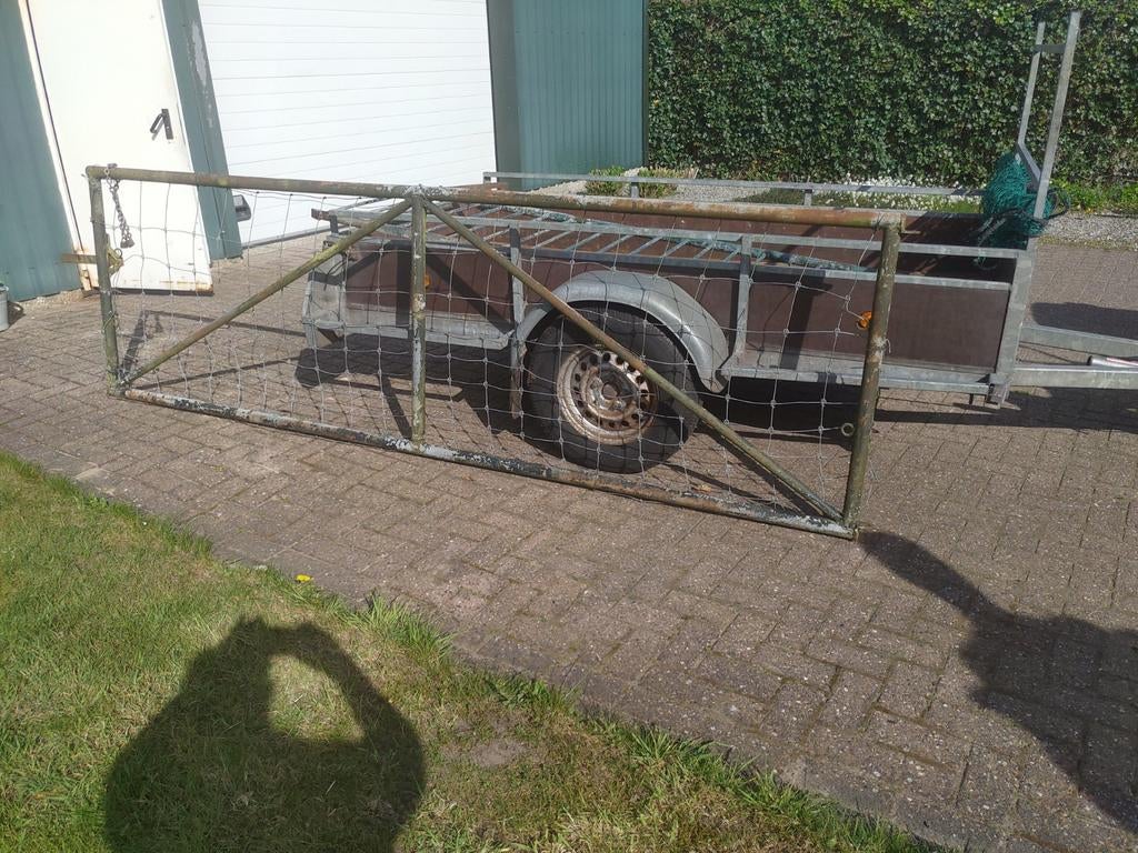 Landhek, Toebehoren
