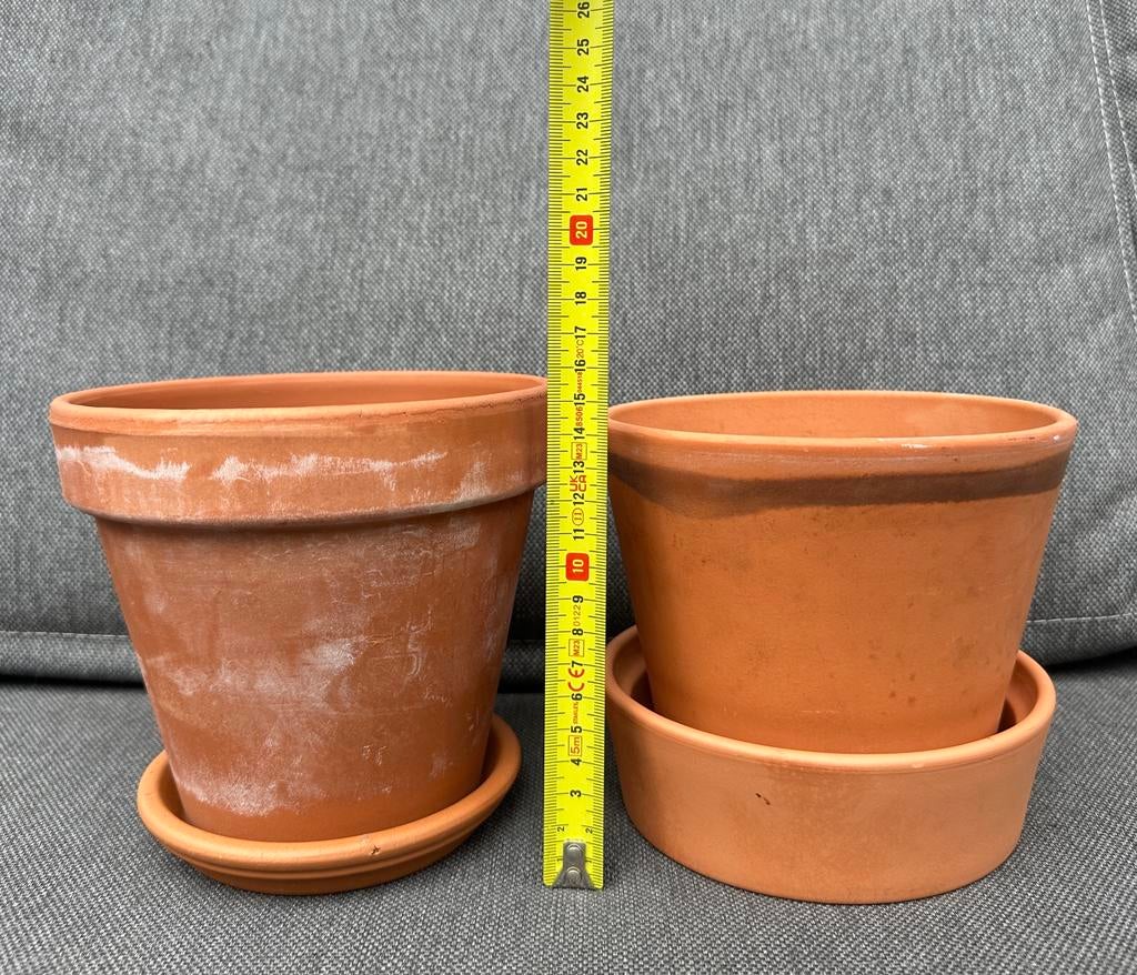 Terracotta potten met bijpassende schotel - gebruikt ikea, Tuin en Terras, Bloempotten, Ophalen, Rond, Zo goed als nieuw, Minder dan 40 cm