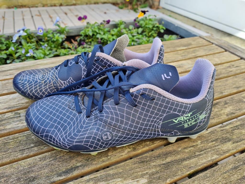 Voetbalschoenen maat 35, Sport en Fitness, Voetbal, Maat XS of kleiner, Ophalen of Verzenden, Gebruikt, Schoenen