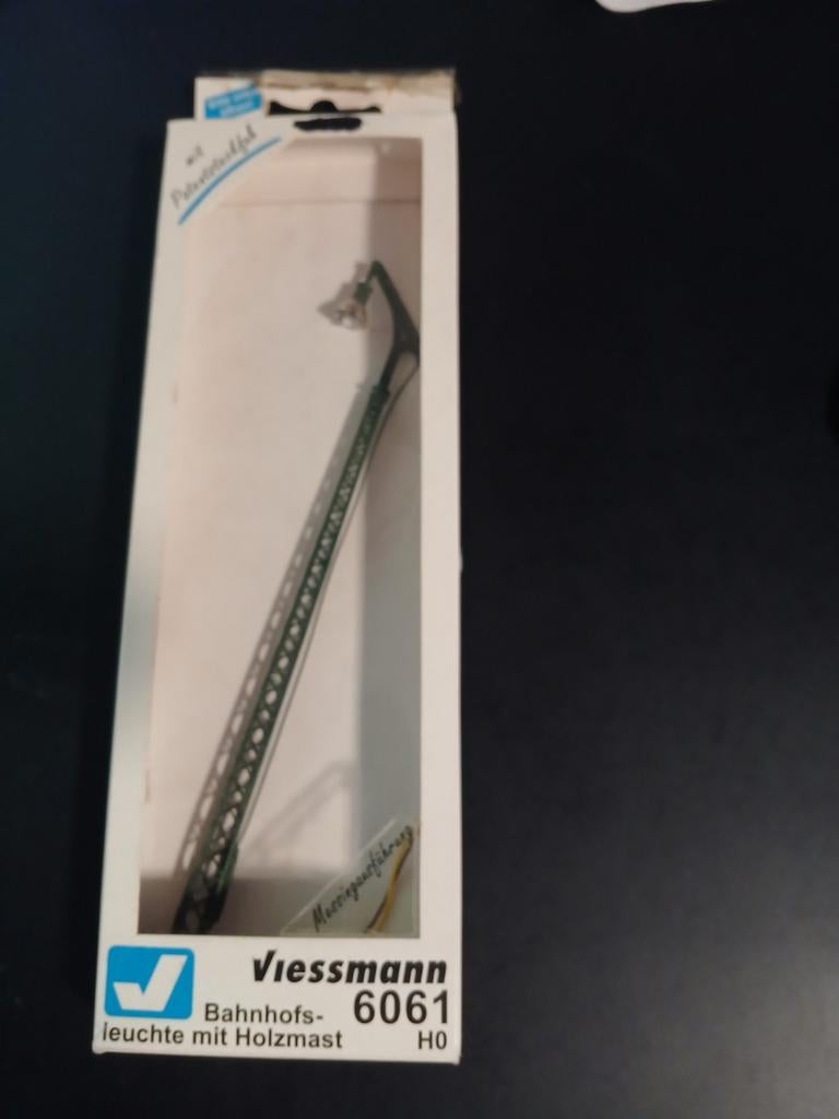 Viessmann H0 6061 Stationslamp met houten mast, Overige merken, Gebruikt, Gelijkstroom of Wisselstroom, Overige typen