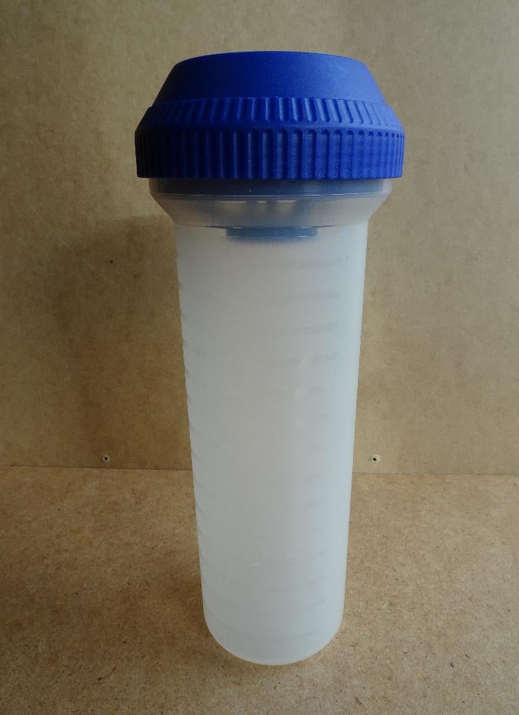 Tupperware Shaker 750 ml - mét inzetstuk, Huis en Inrichting, Keuken | Tupperware, Ophalen of Verzenden, Zo goed als nieuw, Blauw