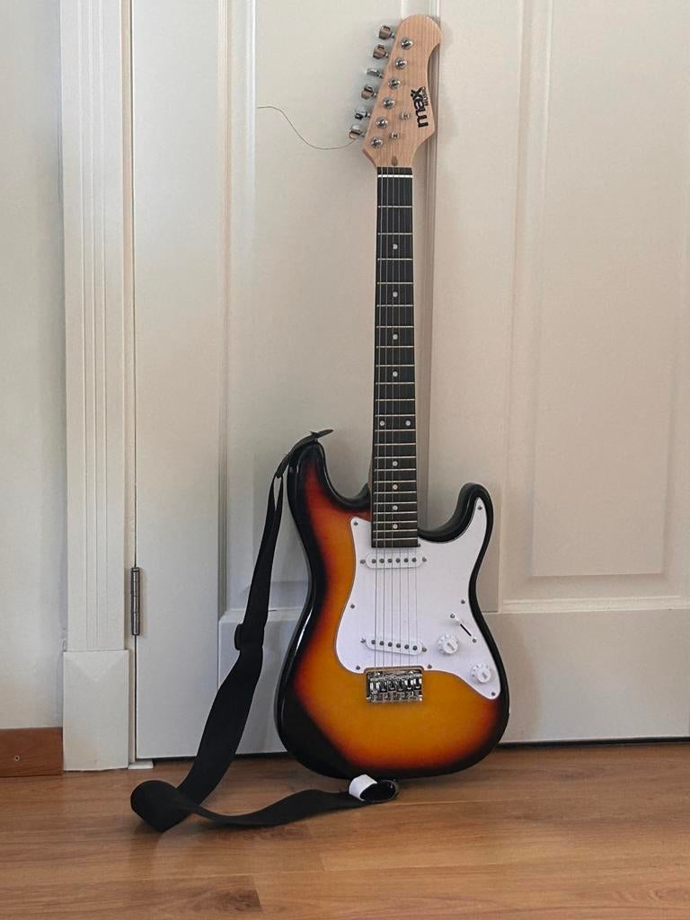 Elektrische gitaar set rood met 40W versterker en accessoire, Muziek en Instrumenten, Snaarinstrumenten | Gitaren | Elektrisch