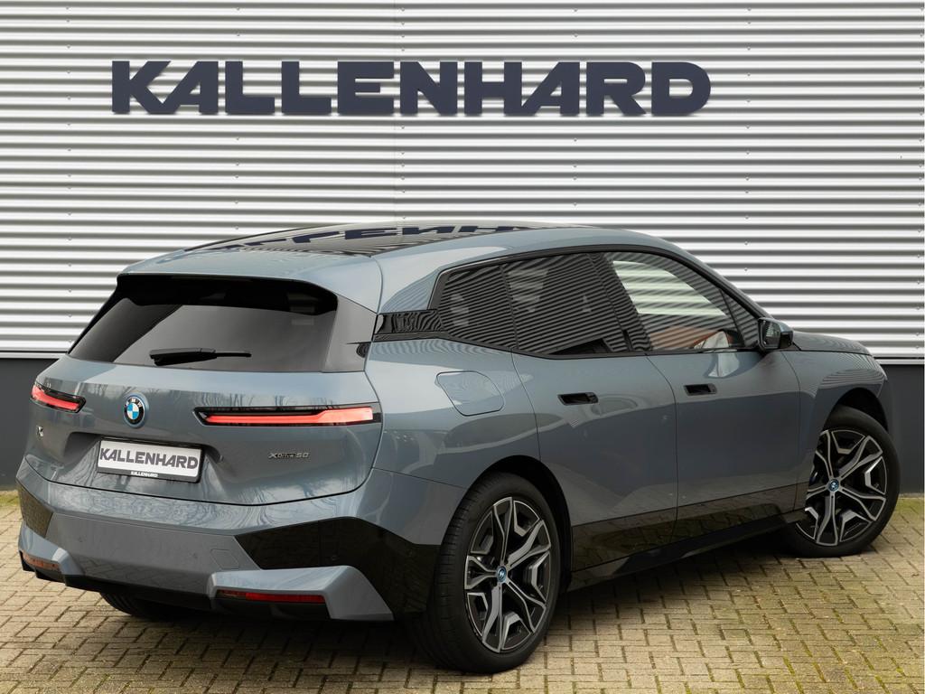 BMW iX xDrive50 - Luchtvering - Pano - Stoelventilatie - Dri, Auto's, BMW, 12 maanden, Gebruikt, 523 pk, Leder