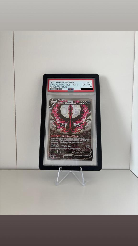 Galarian Moltres V 177 PSA 10, Ophalen of Verzenden, Zo goed als nieuw