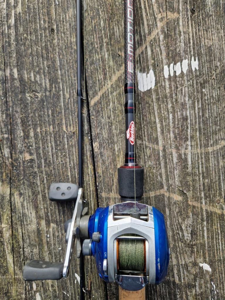Abu Garcia reel met Berkley E-motion Hengel, Watersport en Boten, Hengelsport | Roofvissen, Ophalen