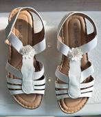 Wit, Bluebox sandalen met bloemdetail, maat 40, Kleding | Dames, Schoenen, Wit, Zo goed als nieuw, Bluebox, Sandalen of Muiltjes