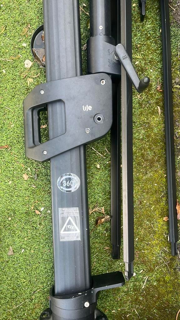 Gebroken Parasol poot, Ophalen, Zo goed als nieuw, Zweefparasol