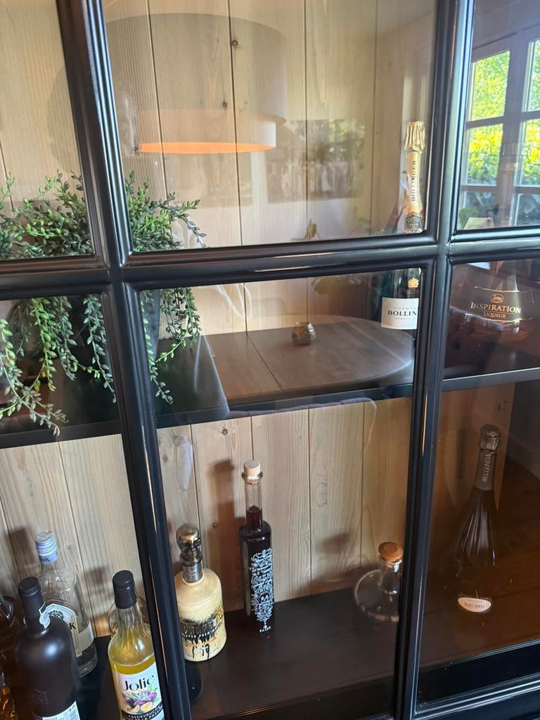 Zwarte buffetkas, Huis en Inrichting, Ophalen of Verzenden, Zo goed als nieuw, 25 tot 50 cm, Minder dan 100 cm