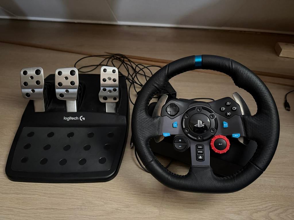 Logitech G29 racestuur met pedalen, Ophalen, Zo goed als nieuw, Stuur of Pedalen, PlayStation 1
